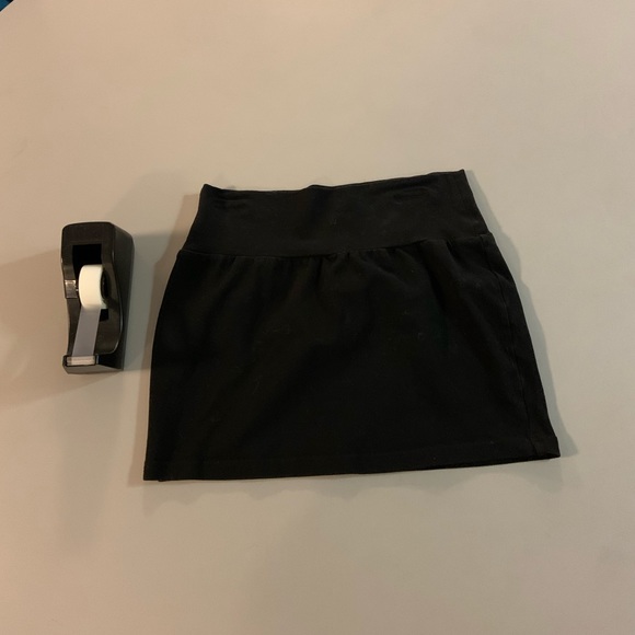 Express black mini skirt - Picture 4 of 4